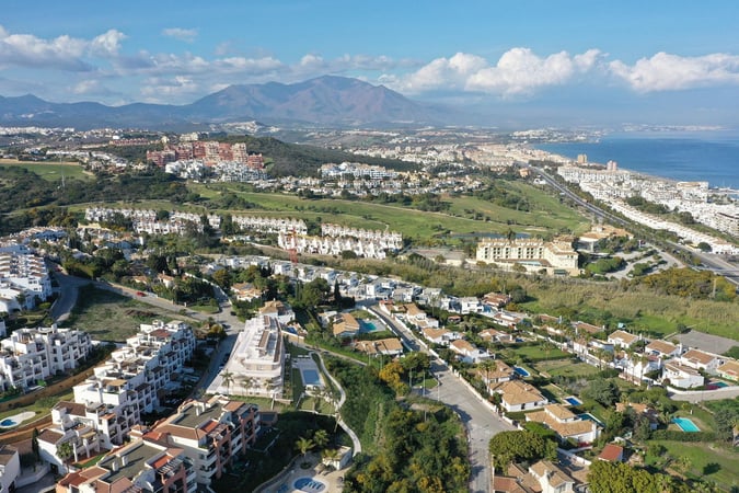 Apartment in La Duquesa - view 1