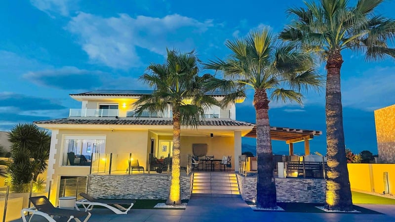 Villa in l'Alfas del Pi - view 1