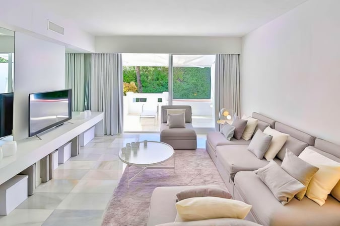 Apartment in Puerto Banus - view 1