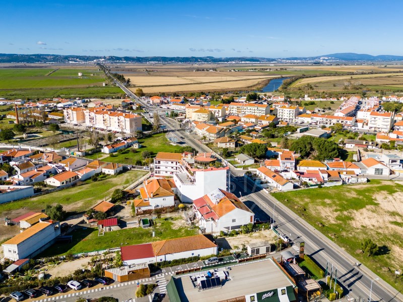 House in Samora Correia - Image 3