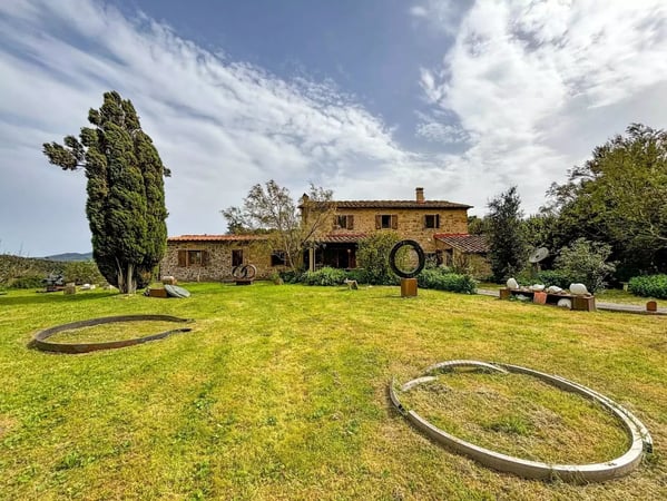 House in Guardistallo - view 1