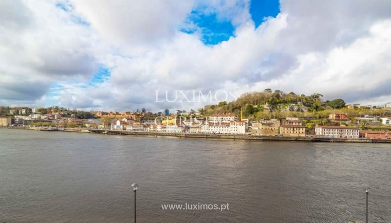 House in Vila Nova de Gaia - view 1