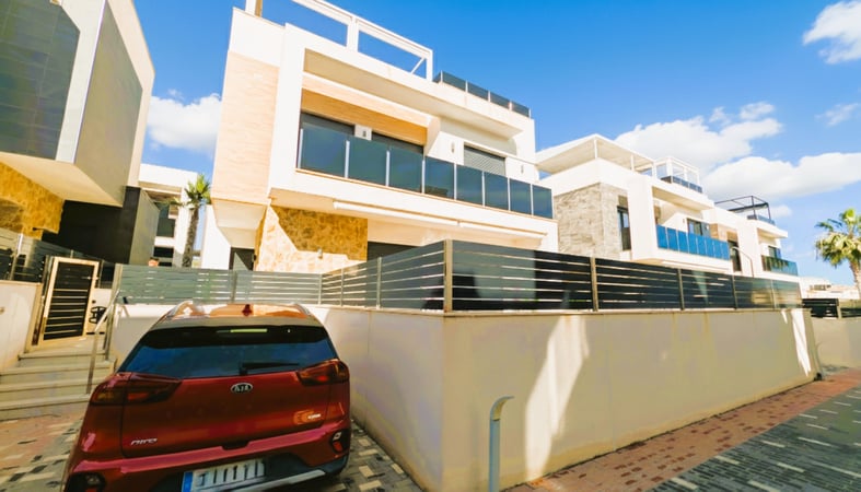 Villa in Dehesa de Campoamor - view 1