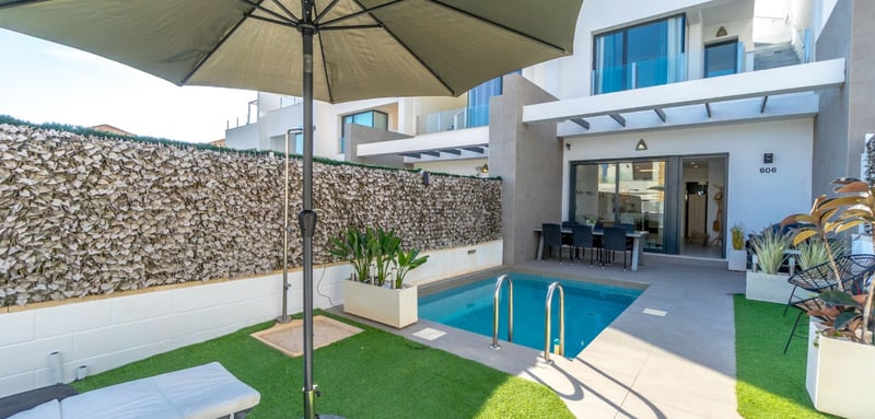 House in Villamartin - view 1