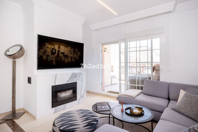 Penthouse in Nueva Andalucia - view 1