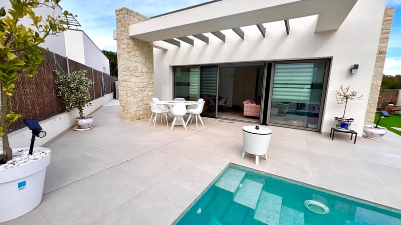 Villa in San Miguel de Salinas - view 1