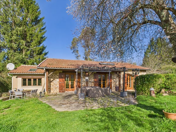 House in Champniers-et-Reilhac - view 1