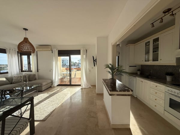 Penthouse in Urbanizacion los Balcones - view 1