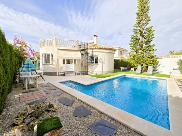 Villa in Playa Flamenca - view 1