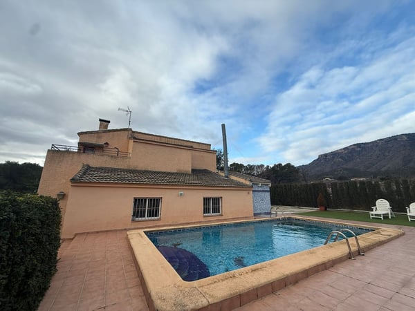 Villa in Salinas - view 1