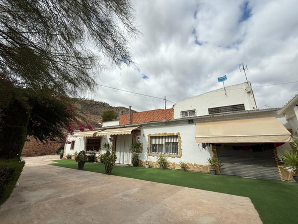 House in Elda - view 1