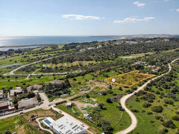 Land in Vale da Lama - view 1