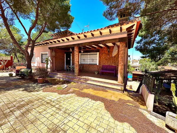 Villa in San Miguel de Salinas - view 1