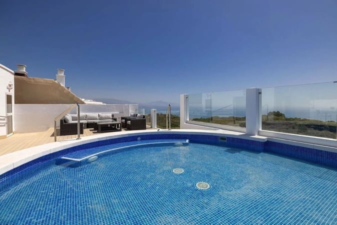 Apartment in La Duquesa - view 1