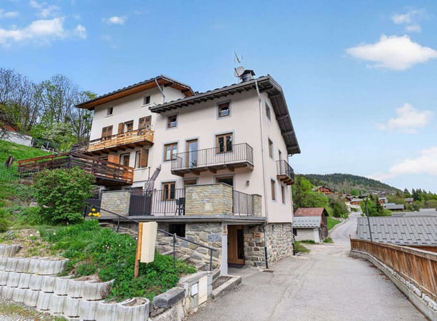 Chalet in Les Allues - view 1