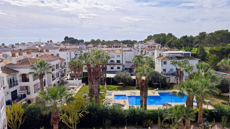 Apartment in Villamartin - view 1