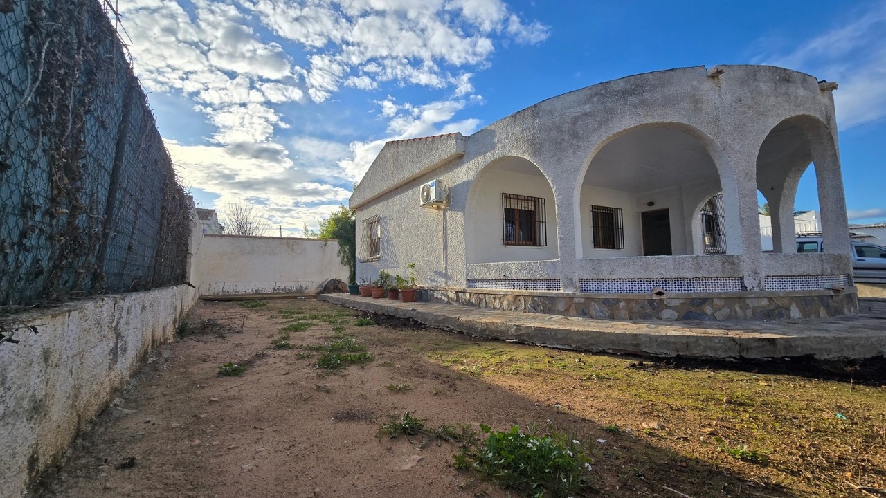 Villa in El Chaparral - Image 2