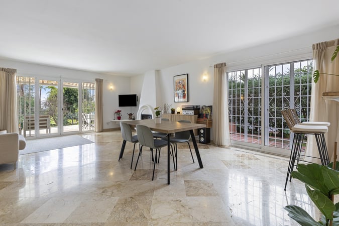 House in Estepona - view 1