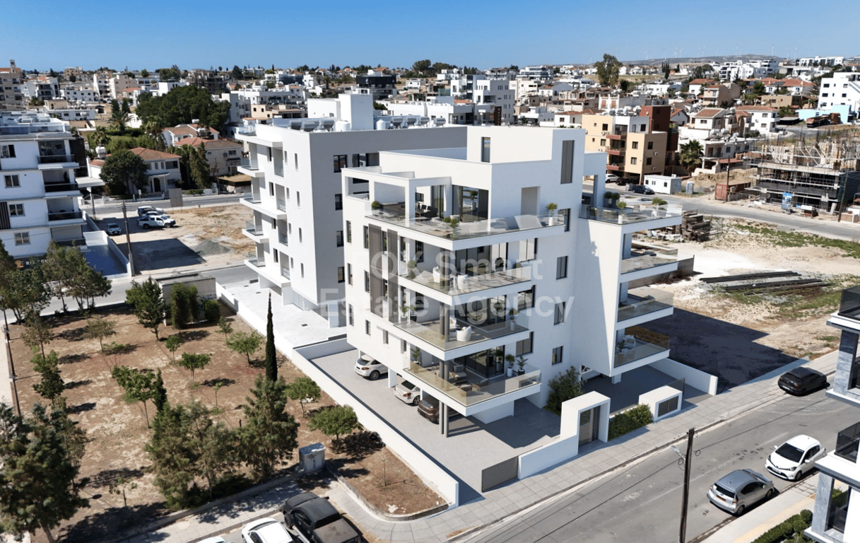 Apartment in Kamares - Image 2