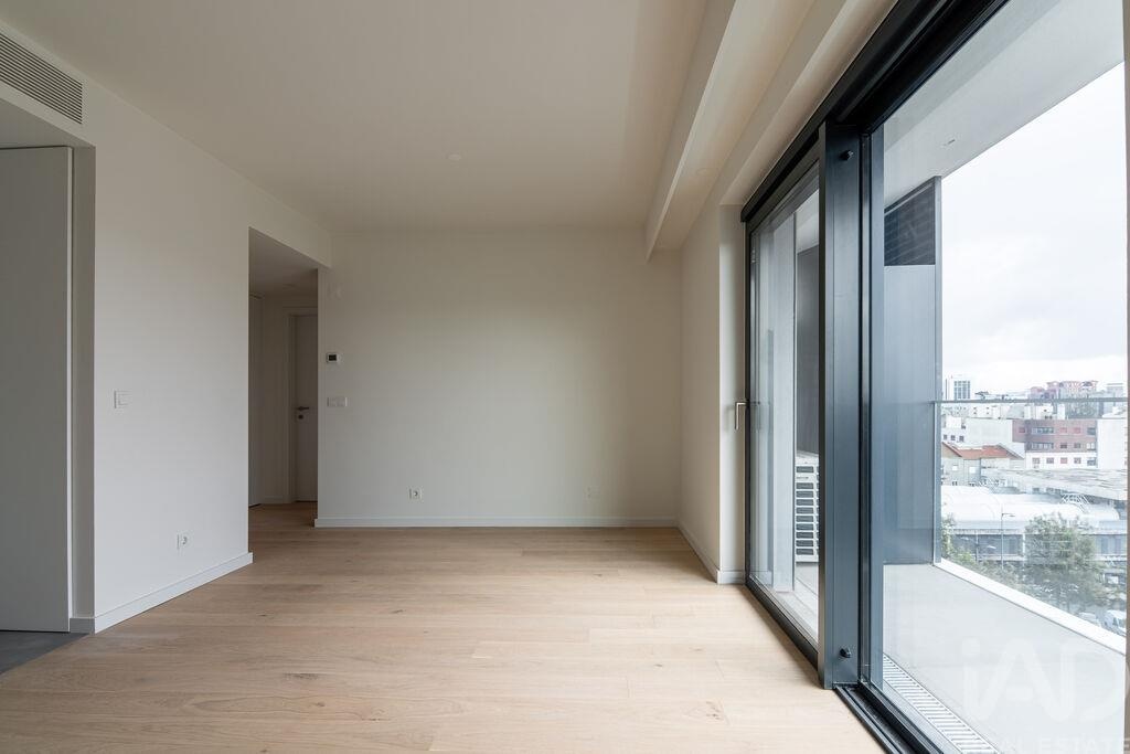 Apartment in Sao Domingos de Benfica - Image 2