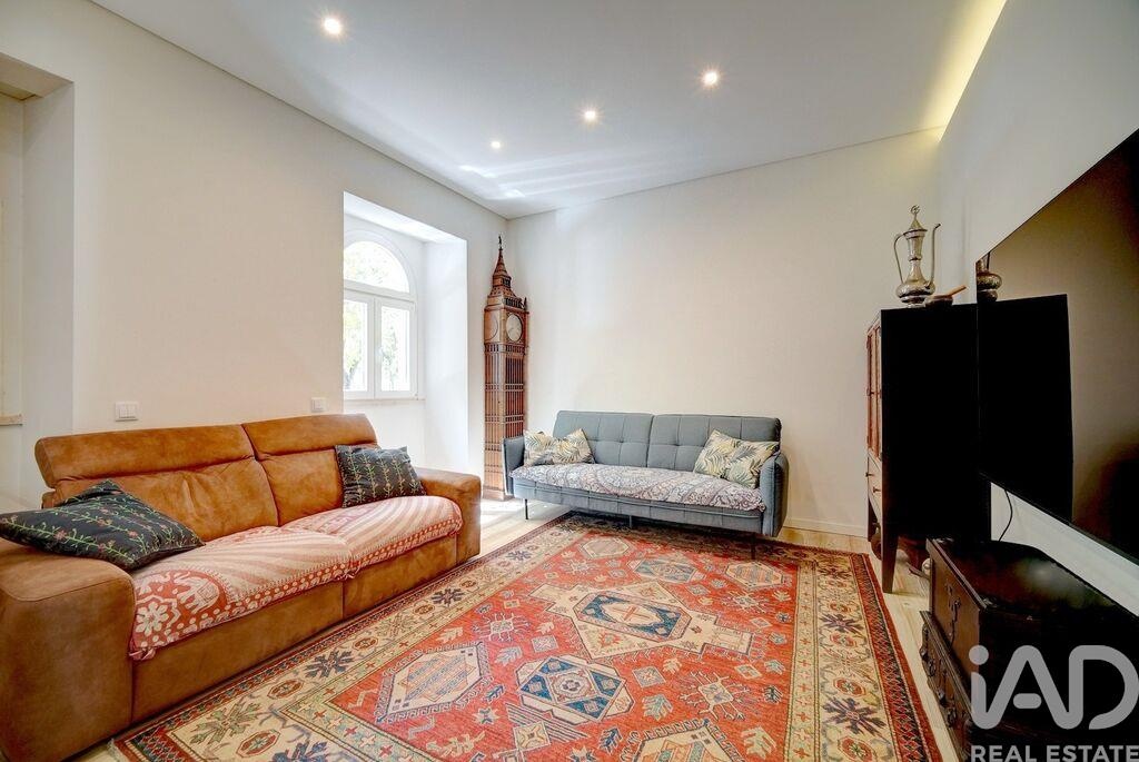 Apartment in Venteira - Image 2