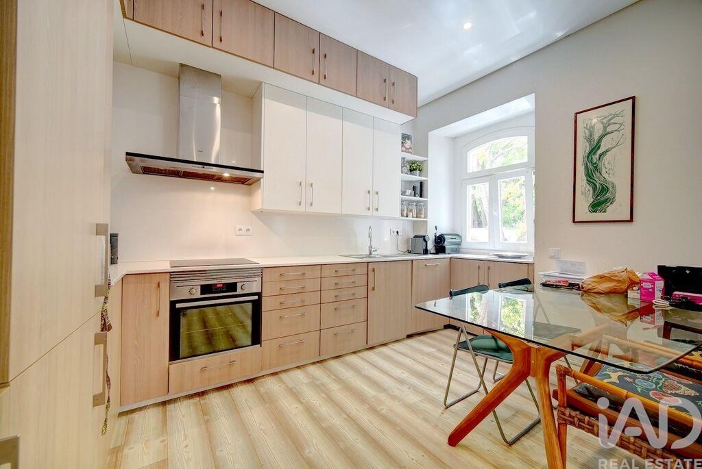 Apartment in Venteira - Image 3