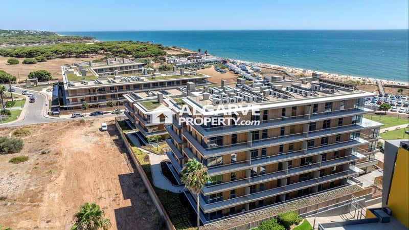 Apartment in Quarteira - view 1