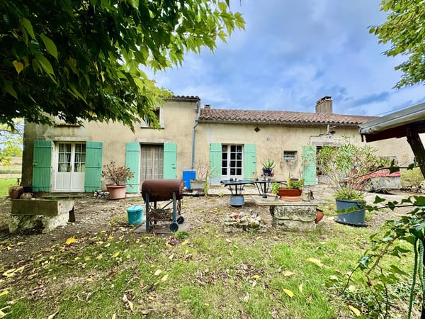 House in Sigoules - view 1