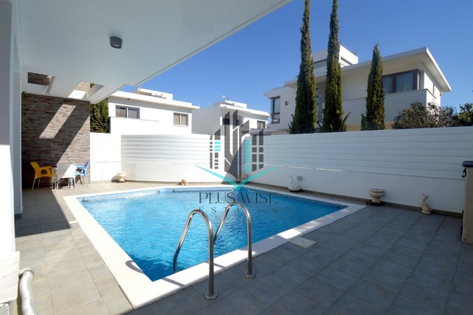 Villa in Livadia (Larnakas) - view 1