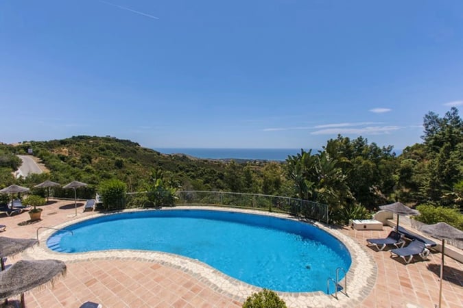 Apartment in La Mairena - view 1