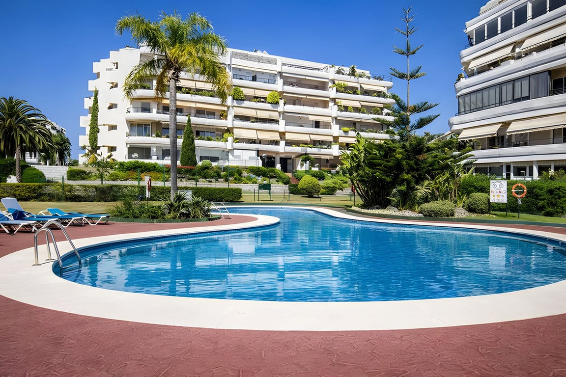 Apartment in Guadalmina - Image 2
