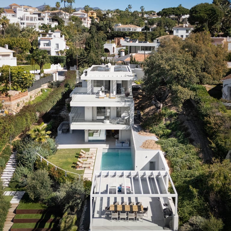 Villa in Elviria - Image 2