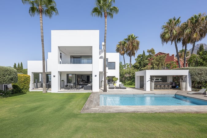 Villa in Malaga - view 1