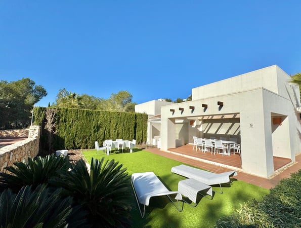 Villa in Campoamor R-5 - view 1