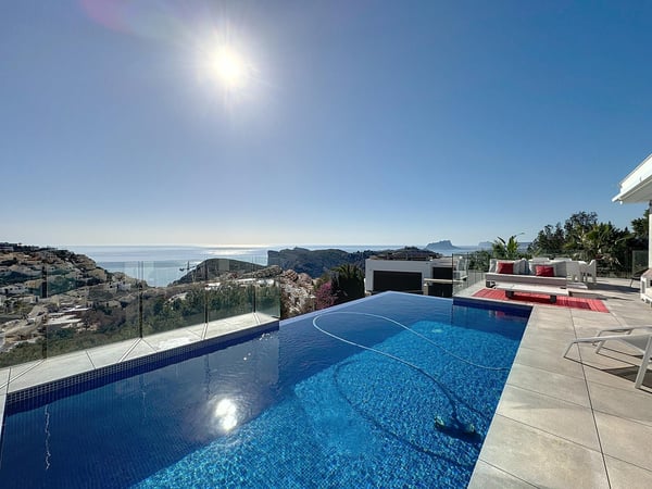 Villa in Benitachell - view 1