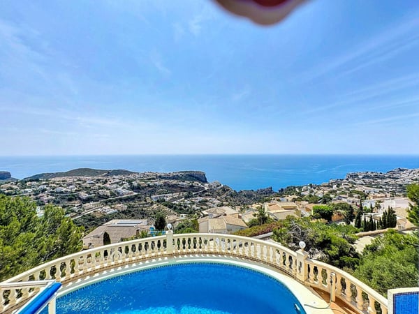 Villa in Benitachell - view 1