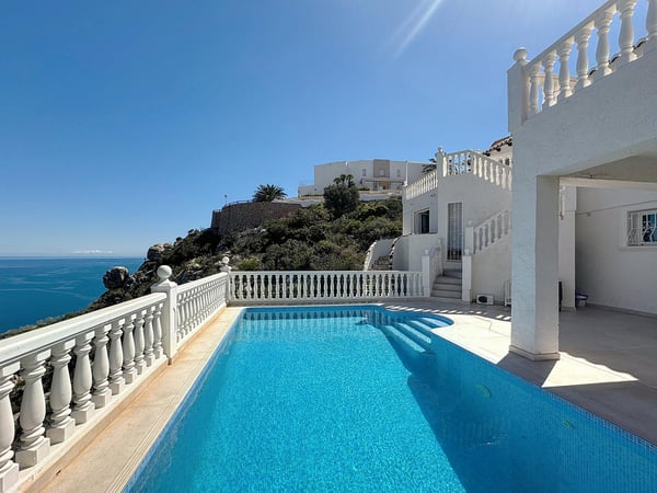 Villa in Benitachell - view 1