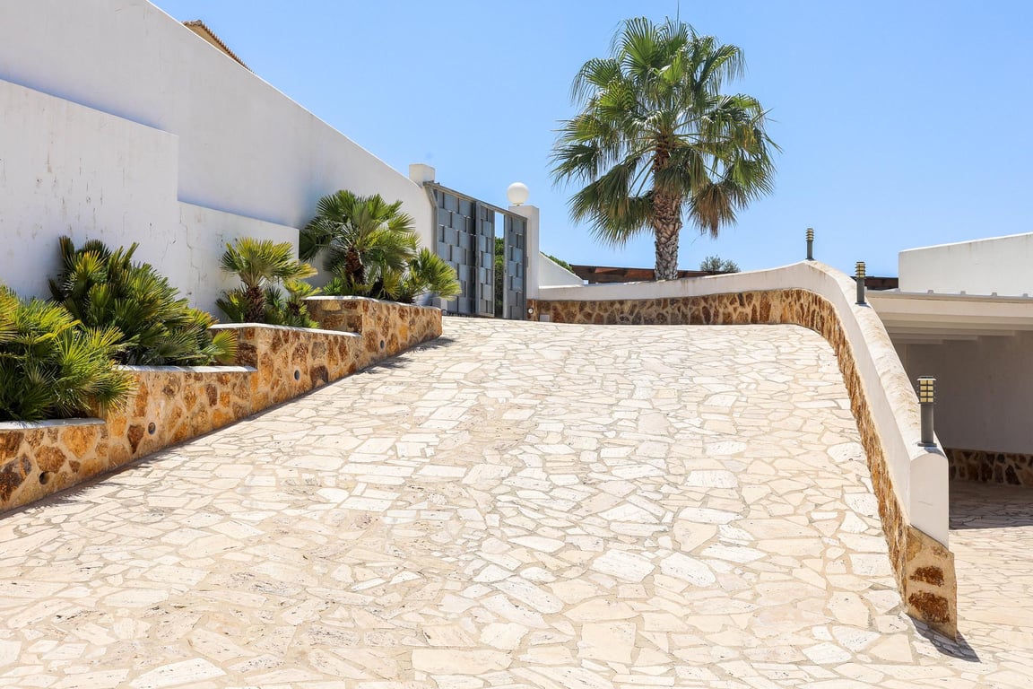 Villa in Benitachell - Image 3