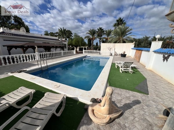 House in Elche - view 1