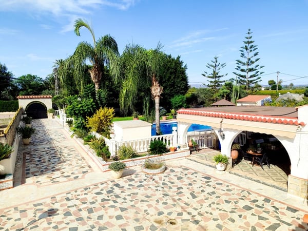 House in Elche - view 1