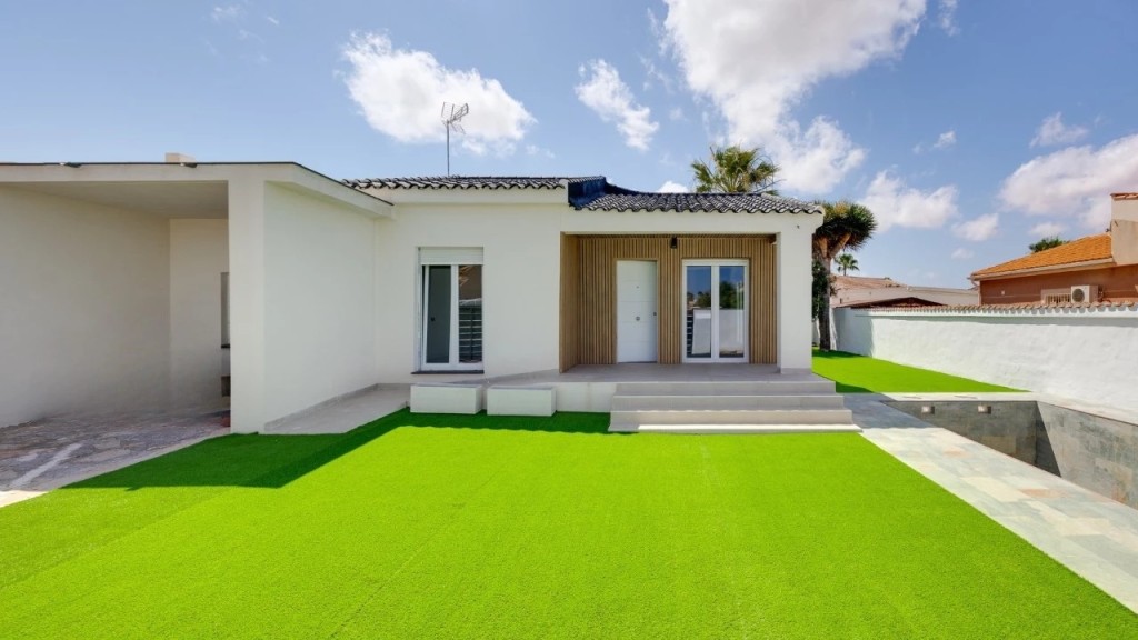 House in Torrevieja - Image 3