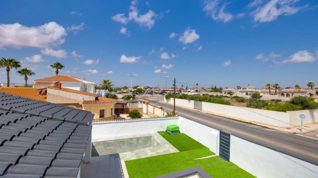 House in Torrevieja - Image 2