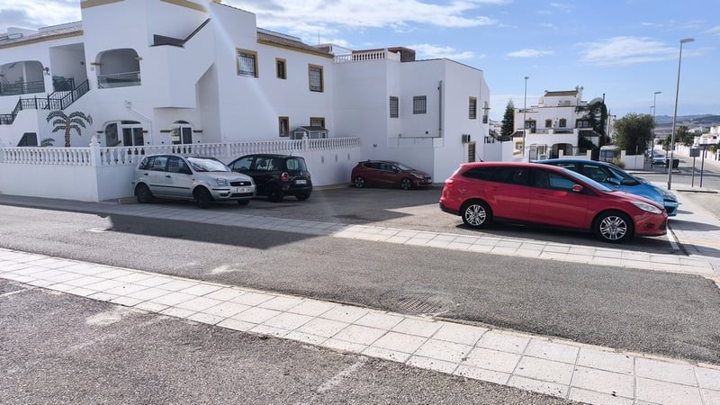 Apartment in Los Montesinos - view 1