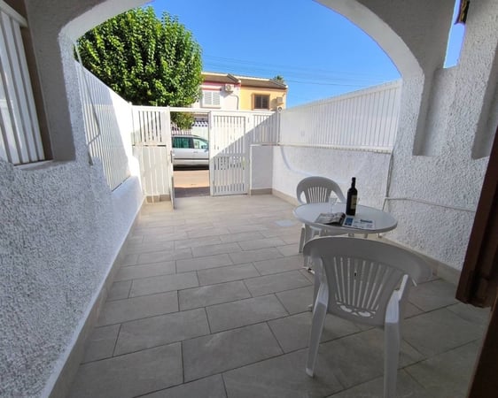 House in Los Alcazares - view 1