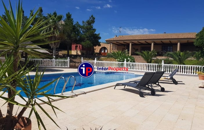 House in Cobatillas - view 1