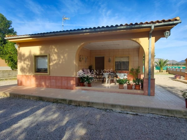 House in Hondon de las Nieves - view 1