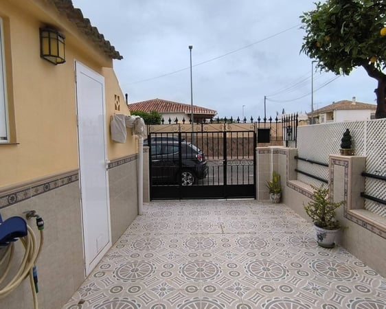 Apartment in Los Alcazares - view 1