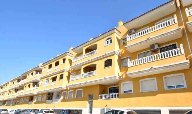 Apartment in Formentera de Segura - view 1