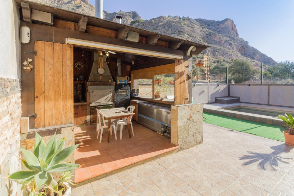 House in Redovan - Image 3