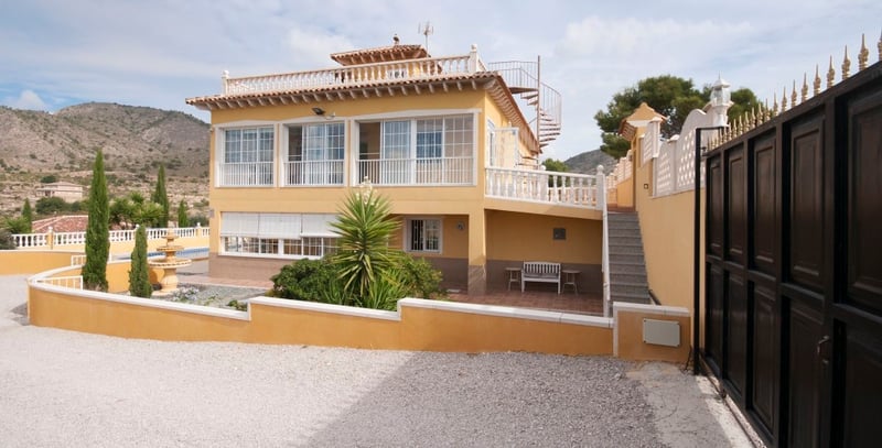 House in Macisvenda - view 1